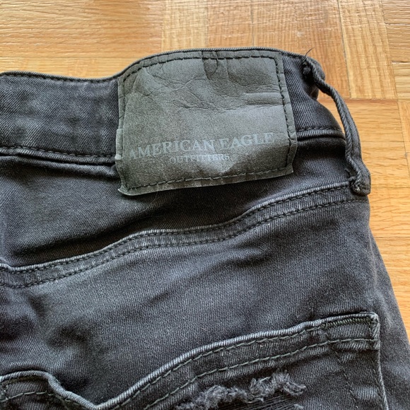 ⚫️ American Eagle Jean Shorts (Waist 26) - Picture 5 of 5